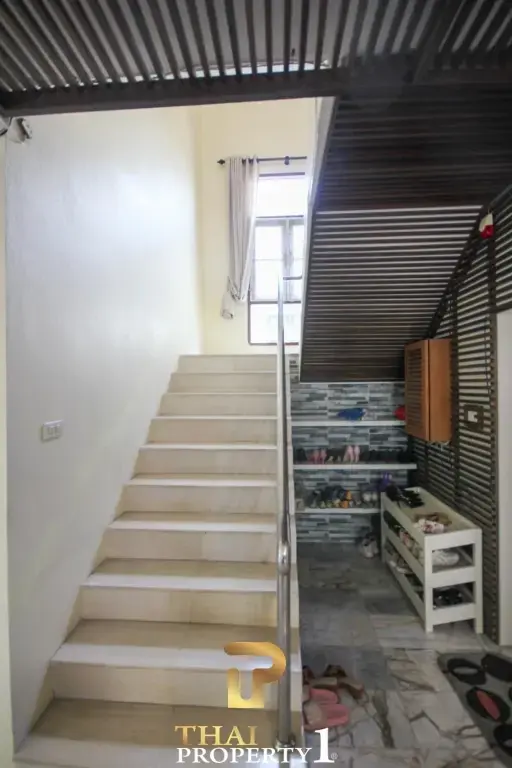 5 Bedroom House With Restaurant For Sale - Hua Hin Soi 88