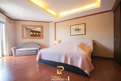 Stunning Sea View - Incredible 72 SQM. One Bed Condo At Hua Hin Seaview Paradise