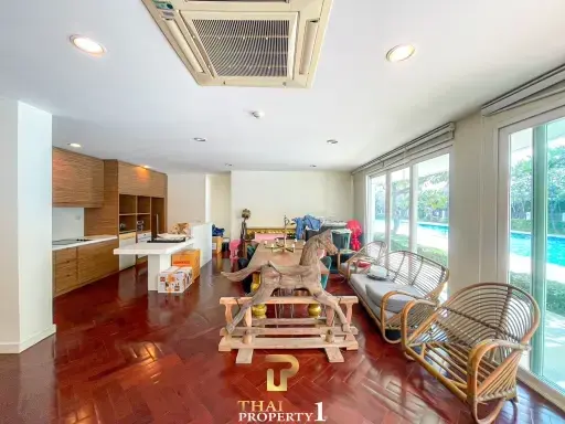 Large Beach Condo In Town - Baan Sae Chuan Hua Hin