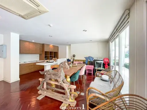 Large Beach Condo In Town - Baan Sae Chuan Hua Hin