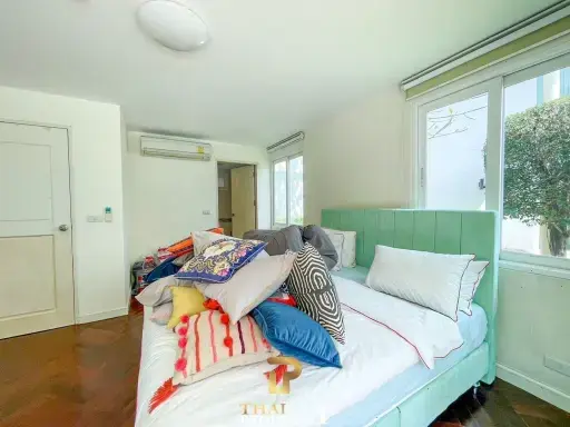 Large Beach Condo In Town - Baan Sae Chuan Hua Hin