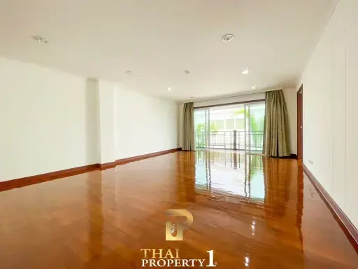 Corner 2 Bed Condo At The Beach Palace Cha Am