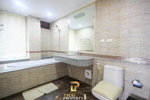 Corner 2 Bed Condo At The Beach Palace Cha Am