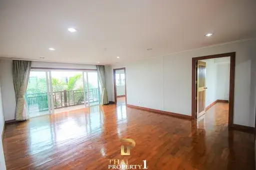 Corner 2 Bed Condo At The Beach Palace Cha Am