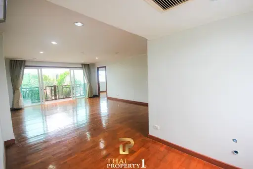 Corner 2 Bed Condo At The Beach Palace Cha Am