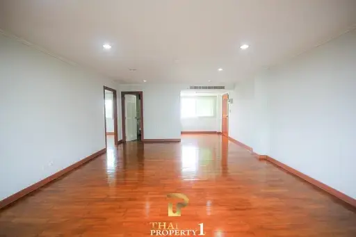 Corner 2 Bed Condo At The Beach Palace Cha Am