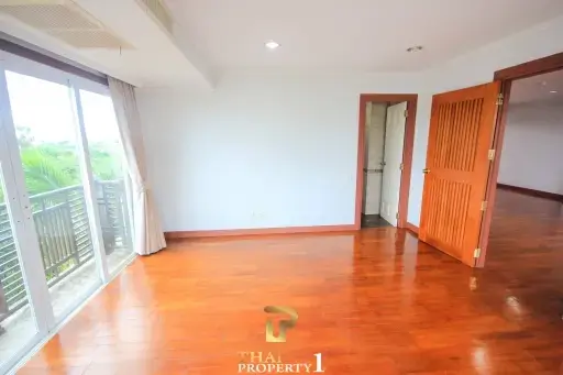 Corner 2 Bed Condo At The Beach Palace Cha Am