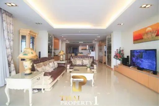 Panoramic Sea View Large 3 Bed Unit At La Royal Beach - Na Jomtien