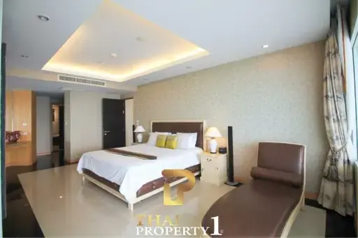 Panoramic Sea View Large 3 Bed Unit At La Royal Beach - Na Jomtien