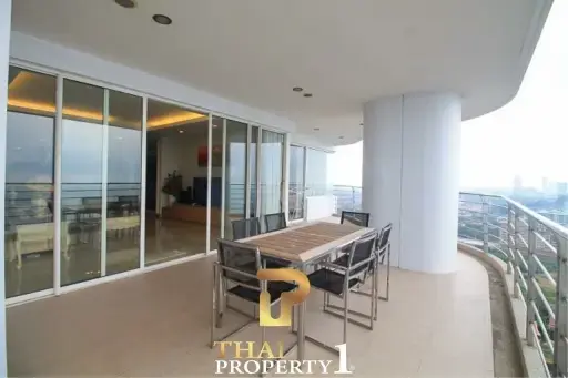 Panoramic Sea View Large 3 Bed Unit At La Royal Beach - Na Jomtien