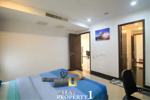 Modern 2 Bedroom Condo La Royale Beach - Na Jomtien