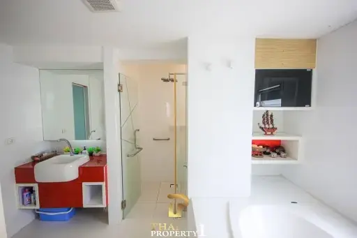 Beautifully Fitted &amp; Furnished Studio Unit For Sale At Hin Nam Sai Suay condominium - Hua Hin Soi 7