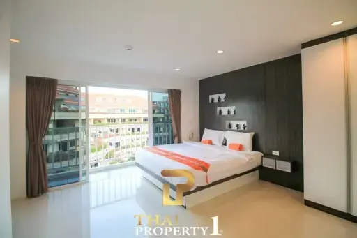 Large 1 Bed Unit on Top Floor - Pratamnak