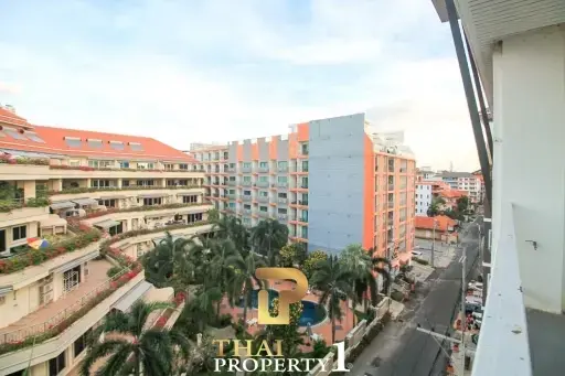 Large 1 Bed Unit on Top Floor - Pratamnak