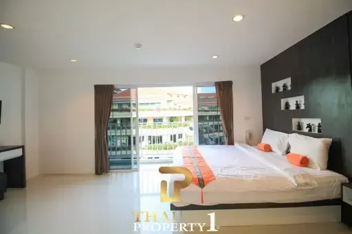 Large 1 Bed Unit on Top Floor - Pratamnak