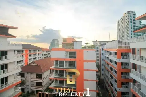 Large 1 Bed Unit on Top Floor - Pratamnak