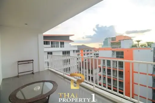 Large 1 Bed Unit on Top Floor - Pratamnak