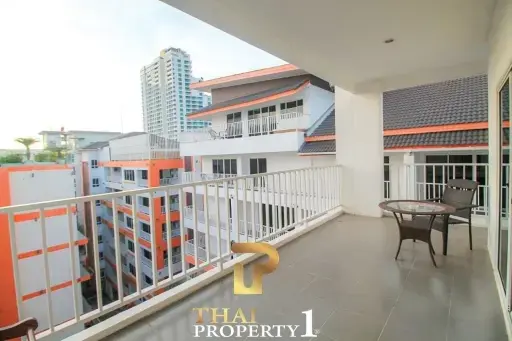 Large 1 Bed Unit on Top Floor - Pratamnak