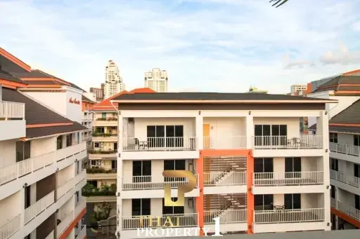 Large 1 Bed Unit on Top Floor - Pratamnak