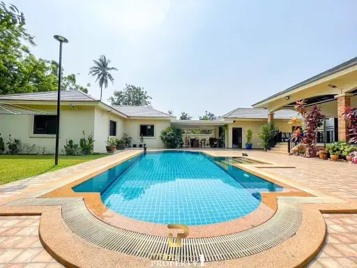 Pool Villa At &#039;Green Beach&#039; On Large Plot - Only 750 Meter From Cha Am Beach