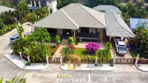 Pool Villa At &#039;Green Beach&#039; On Large Plot - Only 750 Meter From Cha Am Beach