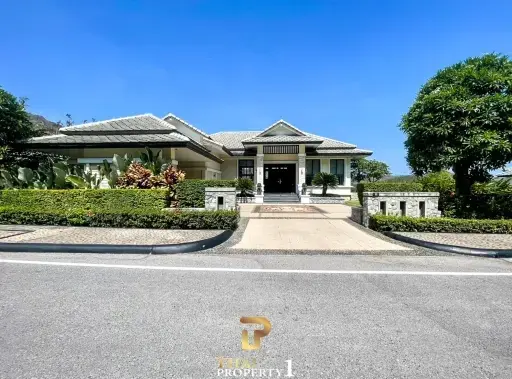 Black Mountain Luxury Golf Course Villa For Sale