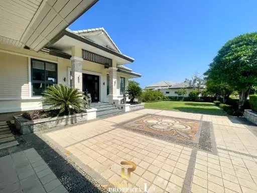 Black Mountain Luxury Golf Course Villa For Sale