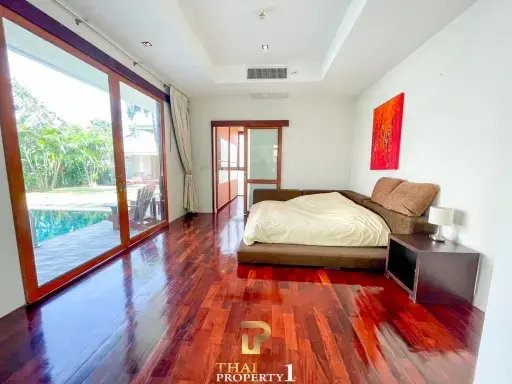 4 Bedroom Beach Villa For Sale - Dolphin Bay