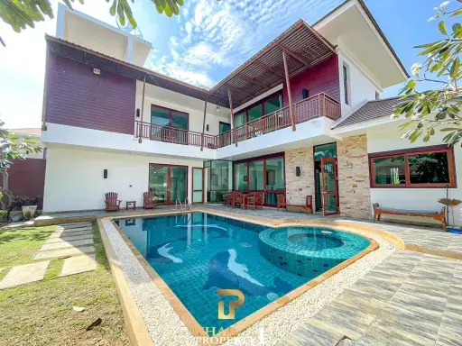 4 Bedroom Beach Villa For Sale - Dolphin Bay