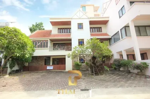 3 Storey Beach House Close to Mariott Hua Hin