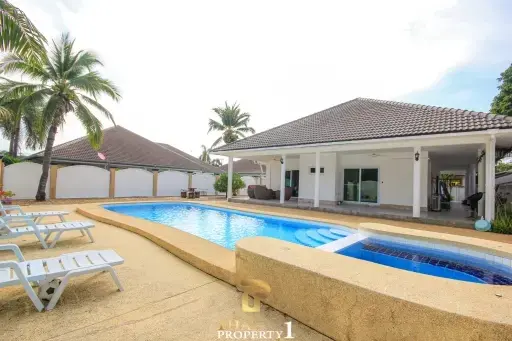 Exceptional 3 Bedroom Pool Villa For Sale - Soi Hua Hin 6