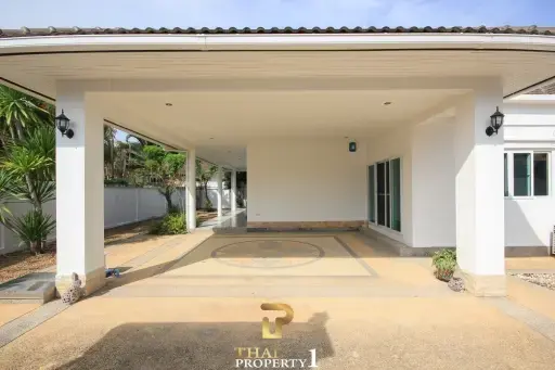 Exceptional 3 Bedroom Pool Villa For Sale - Soi Hua Hin 6