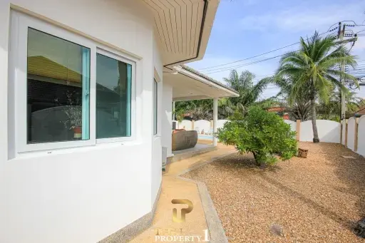 Exceptional 3 Bedroom Pool Villa For Sale - Soi Hua Hin 6