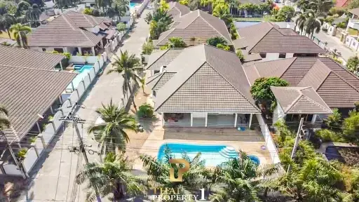 Exceptional 3 Bedroom Pool Villa For Sale - Soi Hua Hin 6