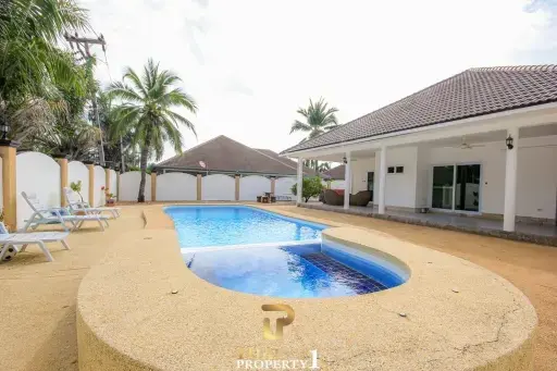 Exceptional 3 Bedroom Pool Villa For Sale - Soi Hua Hin 6