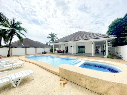 Exceptional 3 Bedroom Pool Villa For Sale - Soi Hua Hin 6