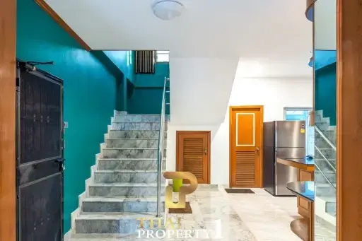 Newly Renovated Central Two Storey House At Nernplubwarn - Pattaya