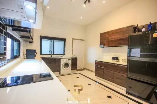 Luxurious Modern 3 Bedroom Pool Villa For Sale In Pranburi Town