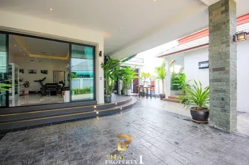 Luxurious Modern 3 Bedroom Pool Villa For Sale In Pranburi Town