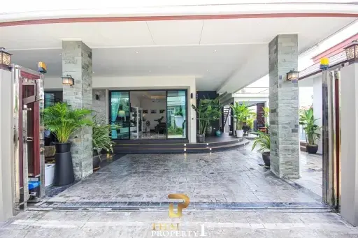 Luxurious Modern 3 Bedroom Pool Villa For Sale In Pranburi Town