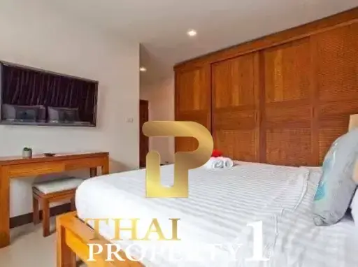 Large 5 Bedroom Pool Villa In Central Jomtien - ONLY 800 Meter To Beach