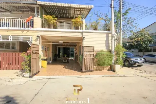 Immaculate Corner 2 Storey Townhouse For Sale - Hua Hin Soi 94