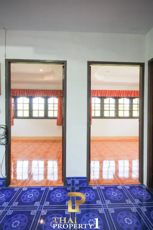 Freestanding 4 Bedroom House On Large Plot - Hua Hin Soi 2