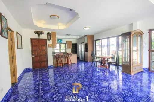 Freestanding 4 Bedroom House On Large Plot - Hua Hin Soi 2