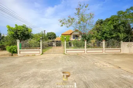 Freestanding 4 Bedroom House On Large Plot - Hua Hin Soi 2