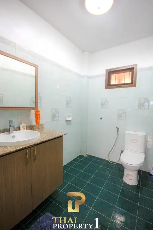 Freestanding 4 Bedroom House On Large Plot - Hua Hin Soi 2