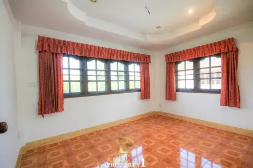 Freestanding 4 Bedroom House On Large Plot - Hua Hin Soi 2