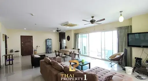 Sea View Condo for Sale at View Talay 6 Pattaya – Foreign Ownership