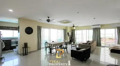 Sea View Condo for Sale at View Talay 6 Pattaya – Foreign Ownership