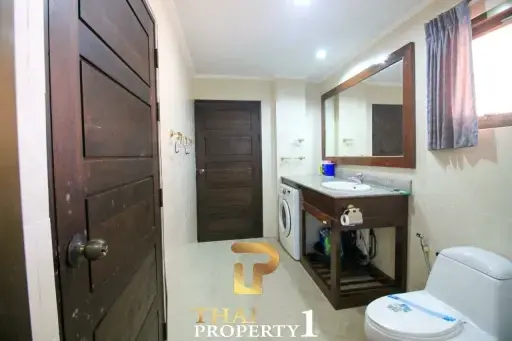 One Bed Condo At Chateau Dale - Thappraya Rd - Pattaya